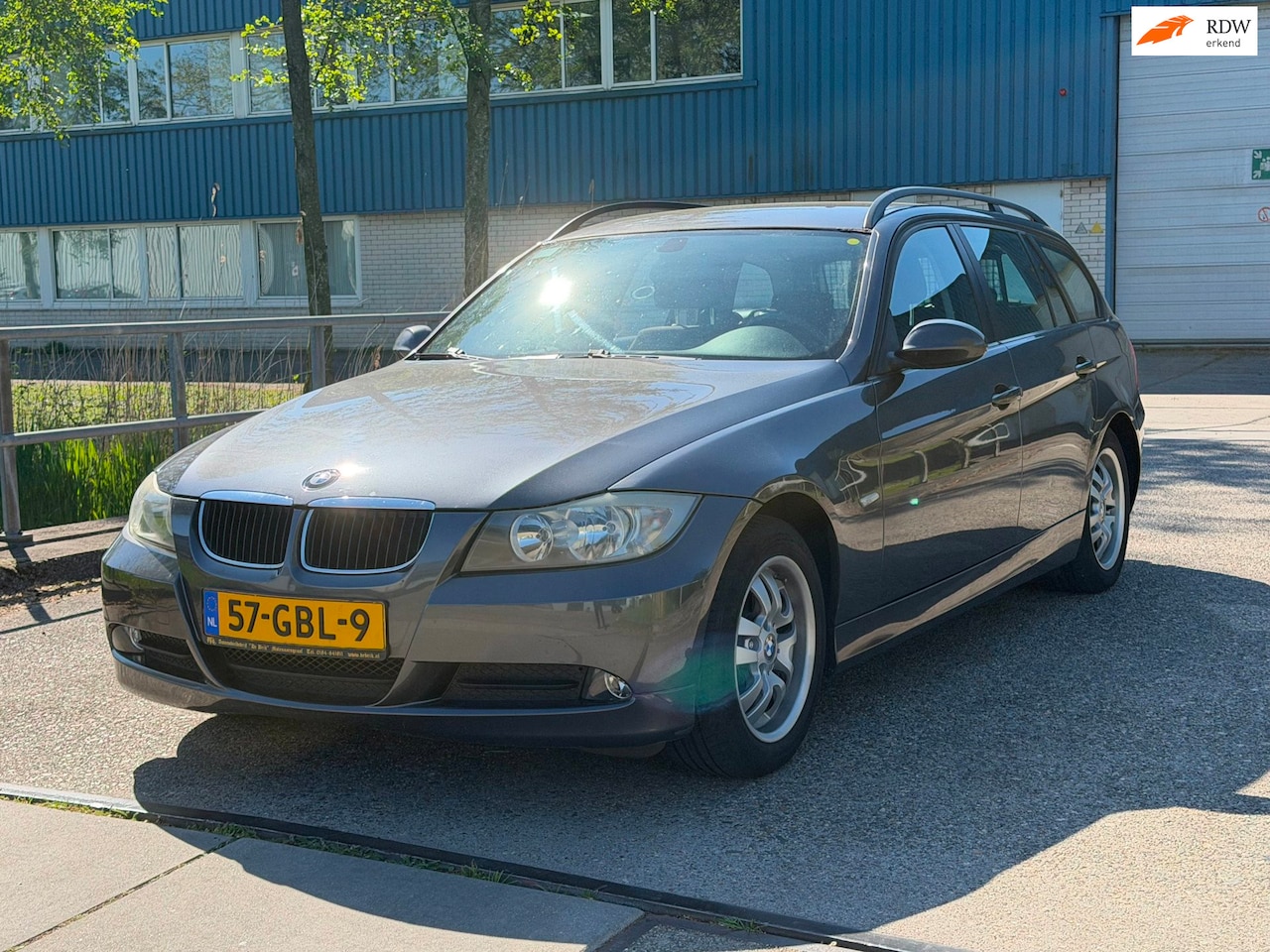 BMW 3-serie Touring - 318i Airco! PDC! LM velgen! APK! Trekhaak! - AutoWereld.nl