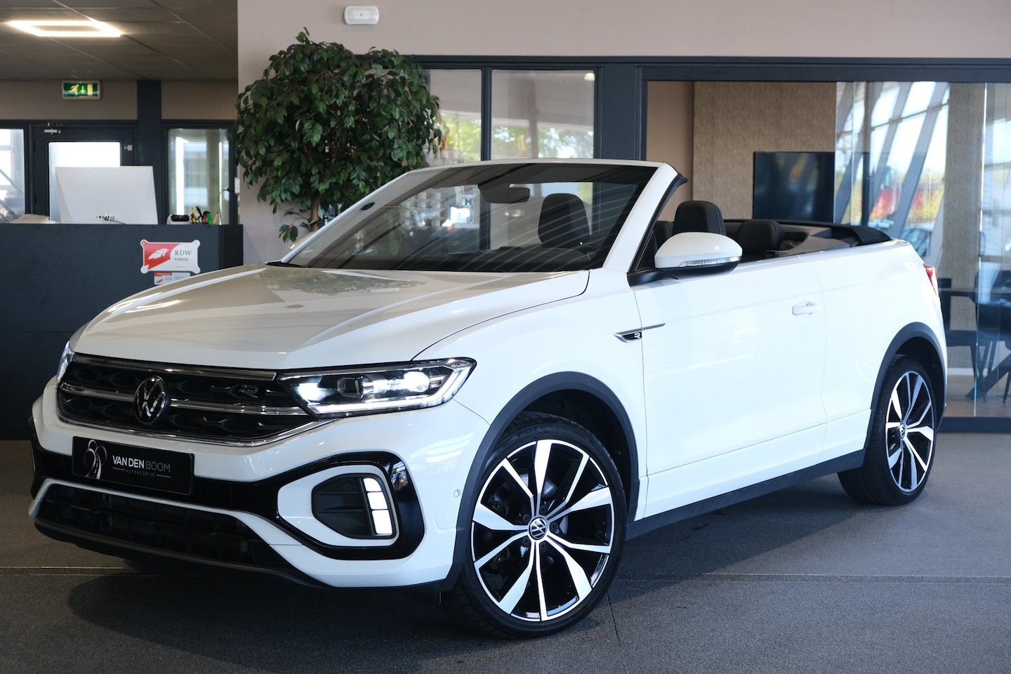 Volkswagen T-Roc Cabrio - 1.5 TSI 2x R-Line DSG Facelift IQ Led Navi ACC Kessy - AutoWereld.nl