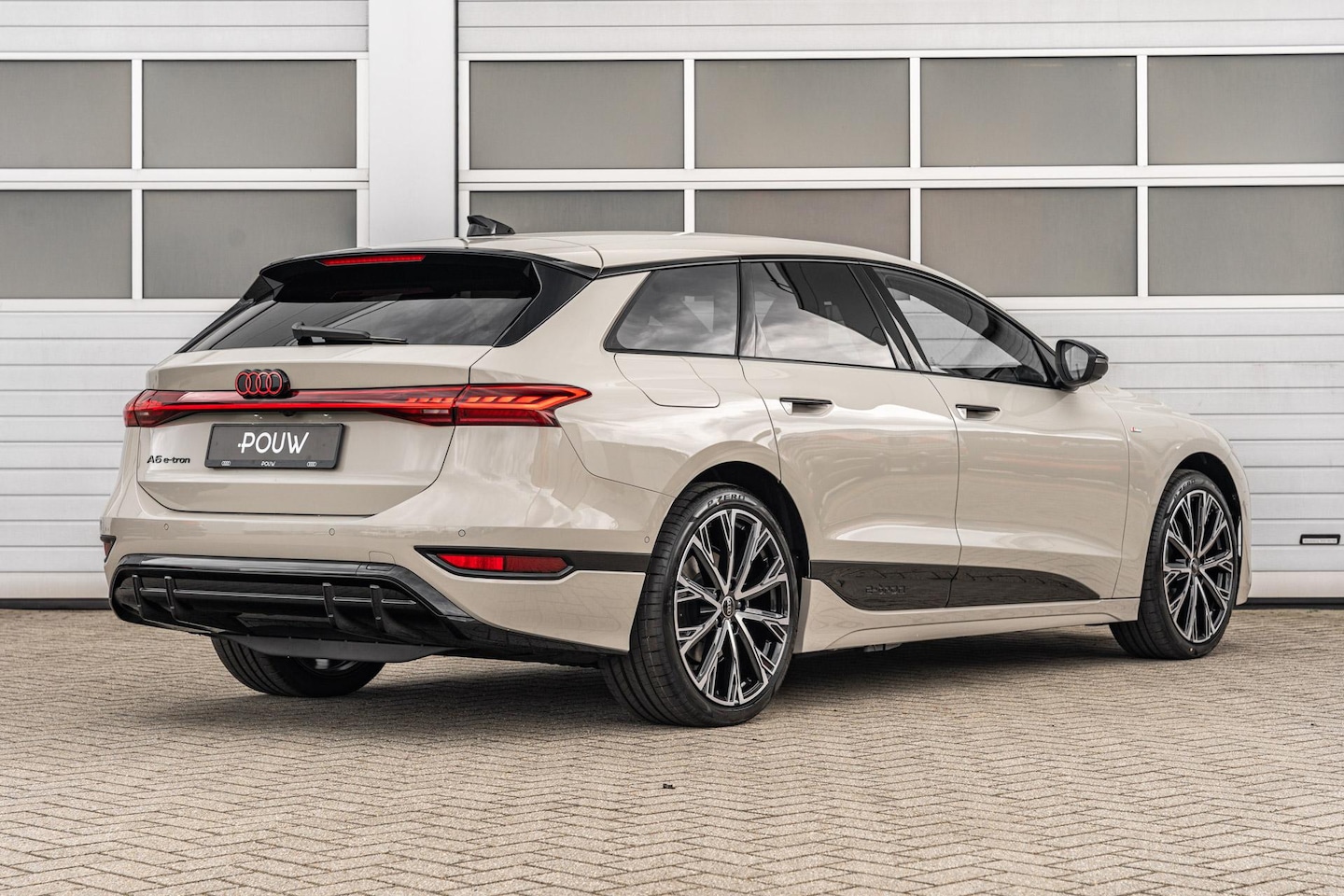 Audi A6 Avant e-tron - 286pk S Edition 83 kWh | 21" Velgen | Trekhaak Wegklapbaar - AutoWereld.nl