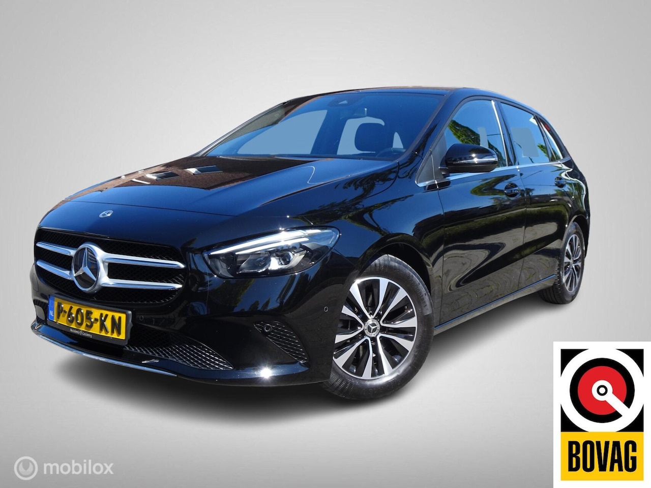 Mercedes-Benz B-klasse - 180 Business Line |Stoelverwarming |Widescreen |Achteruitrijcamera !!! - AutoWereld.nl