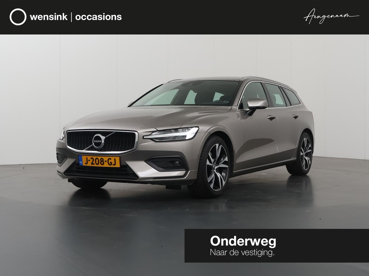 Volvo V60 - 2.0 T4 R-Design | Trekhaak | Panoramadak | Comfortstoelen | Lederen interieur | Navigatie - AutoWereld.nl