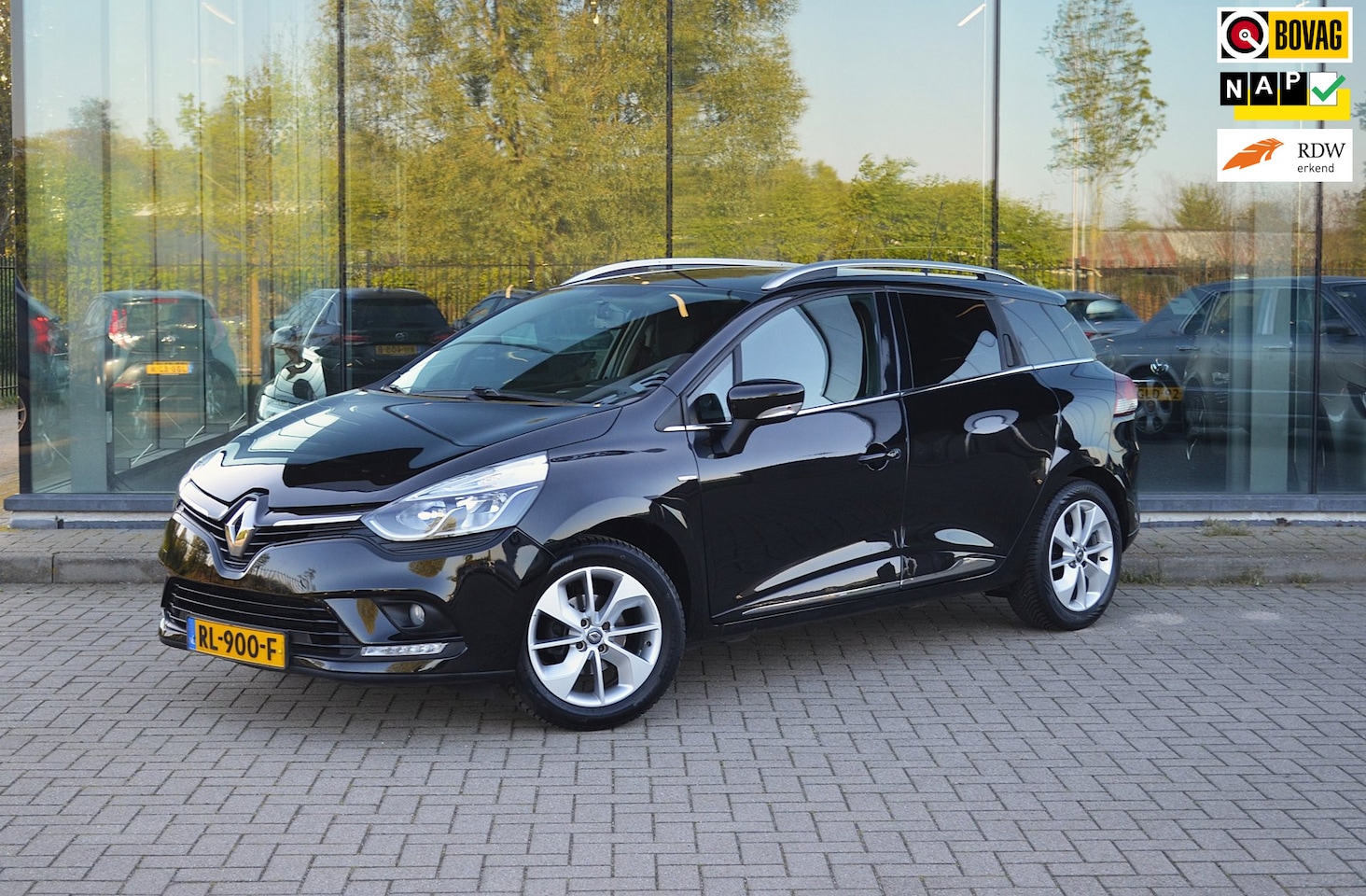Renault Clio Estate - 0.9 TCe Limited | Trekhaak | Navi | Cruise | PDC - AutoWereld.nl
