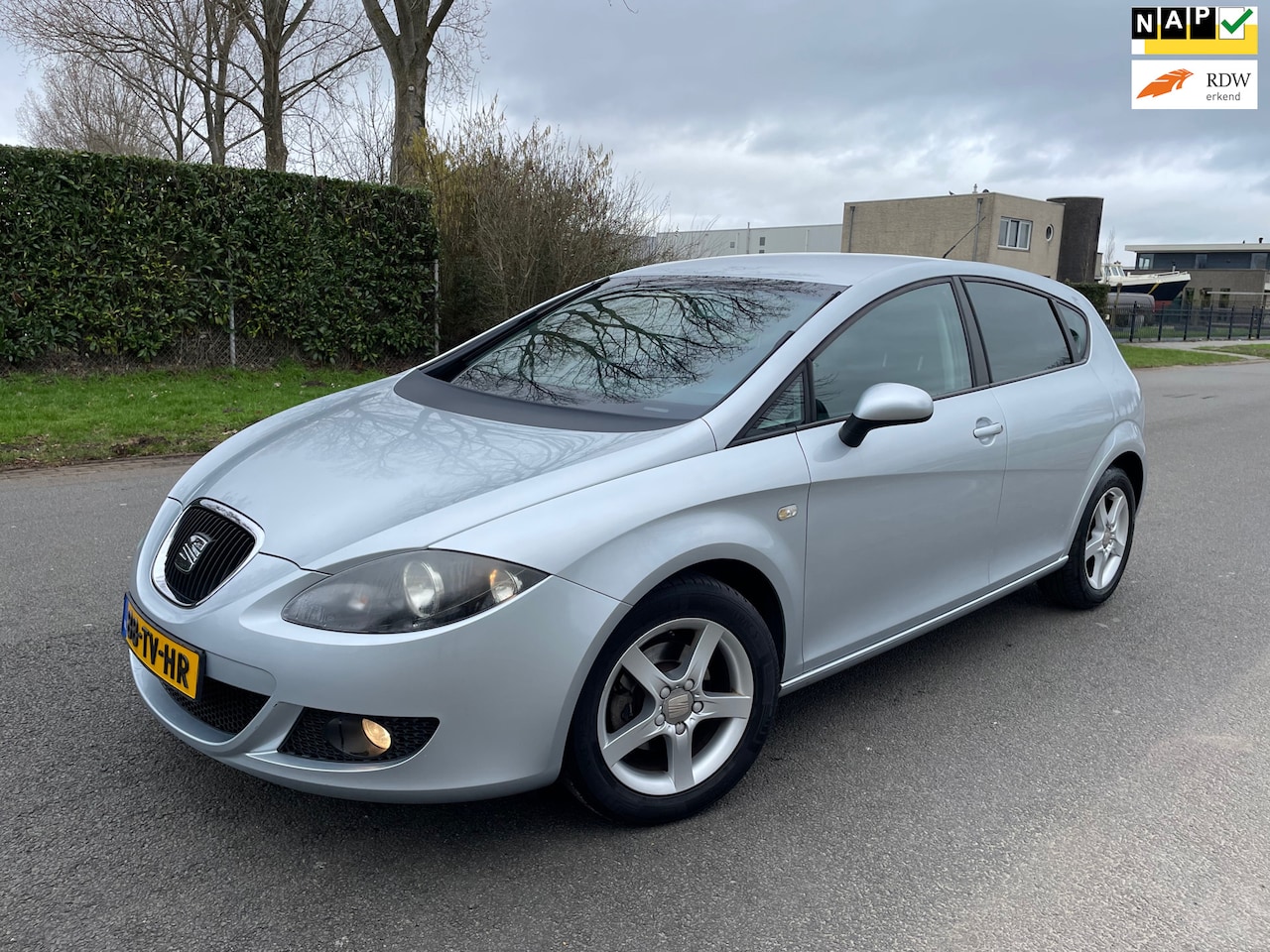 SEAT Leon - 1.6 Sportstyle APK 3-2027/AIRCO/VELGEN/NAP - AutoWereld.nl