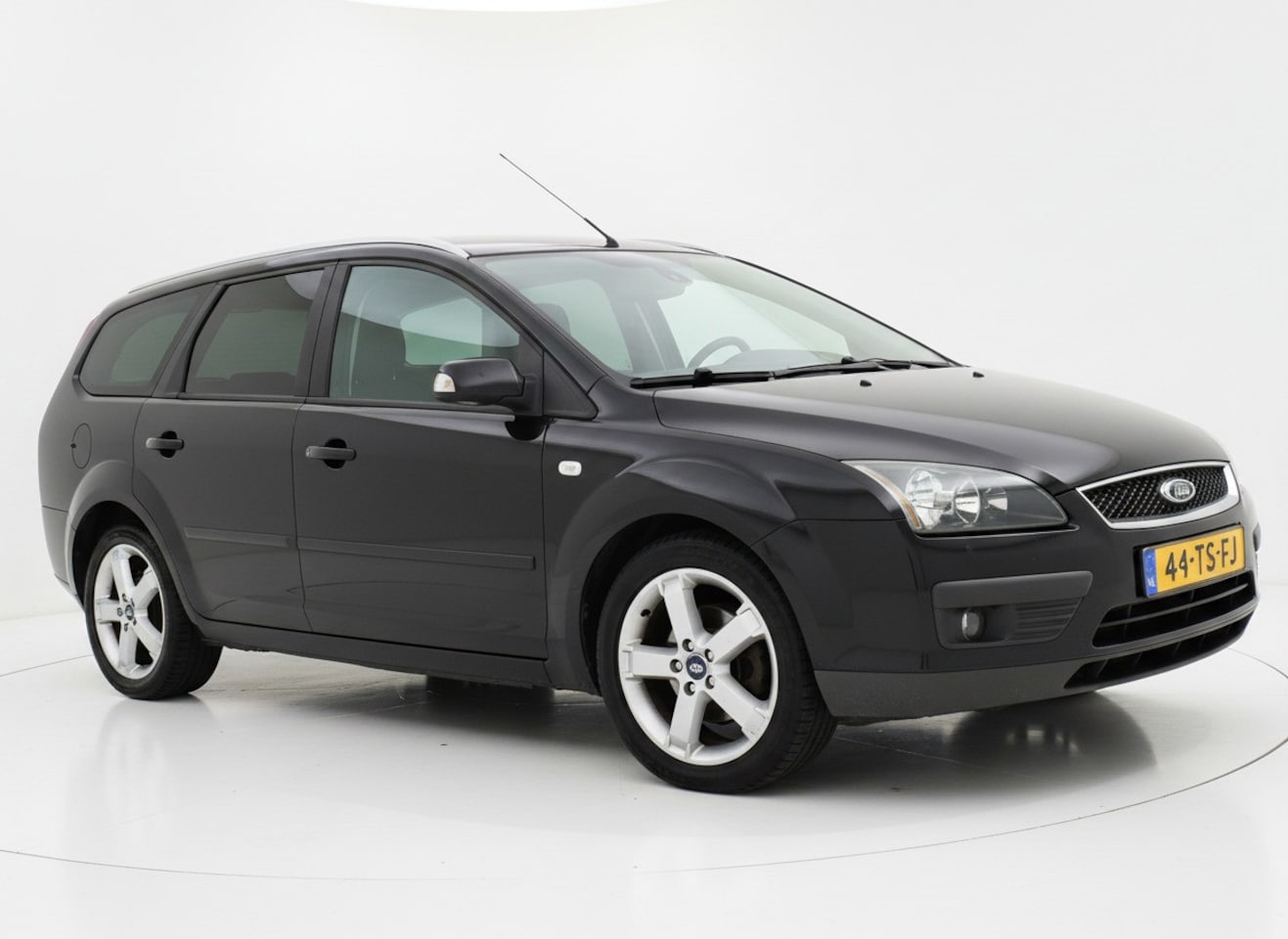 Ford Focus Wagon - 1.6-16V Titanium PDC/Clima/Cruise/Trekhaak!! - AutoWereld.nl