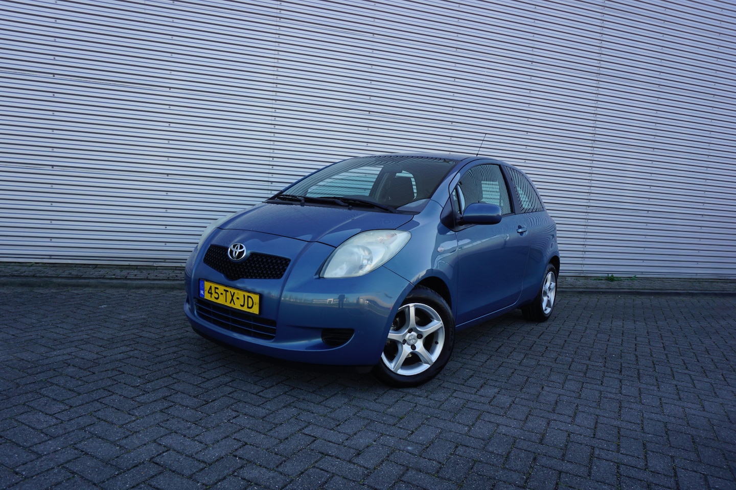 Toyota Yaris - 1.3 VVTi Sol Airco / Elektr. ramen / NAP / NIEUWE APK! - AutoWereld.nl