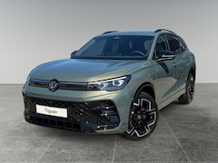 Volkswagen Tiguan - R-Line Edition 1.5 eHybrid 204pk Head-up display | Trekhaak | Black style pakket