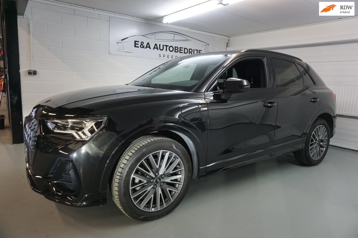 Audi Q3 - 45 TFSI e S edition 3X S-Line PLUG IN/DEALER ONDERHOUDEN - AutoWereld.nl