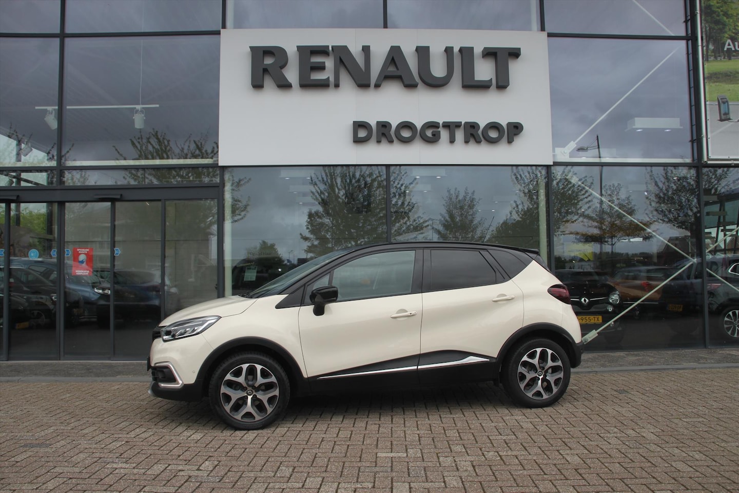 Renault Captur - 90PK-DYNAMIQUE-85DKM-NAVI-CAMERA-TREKH- - AutoWereld.nl