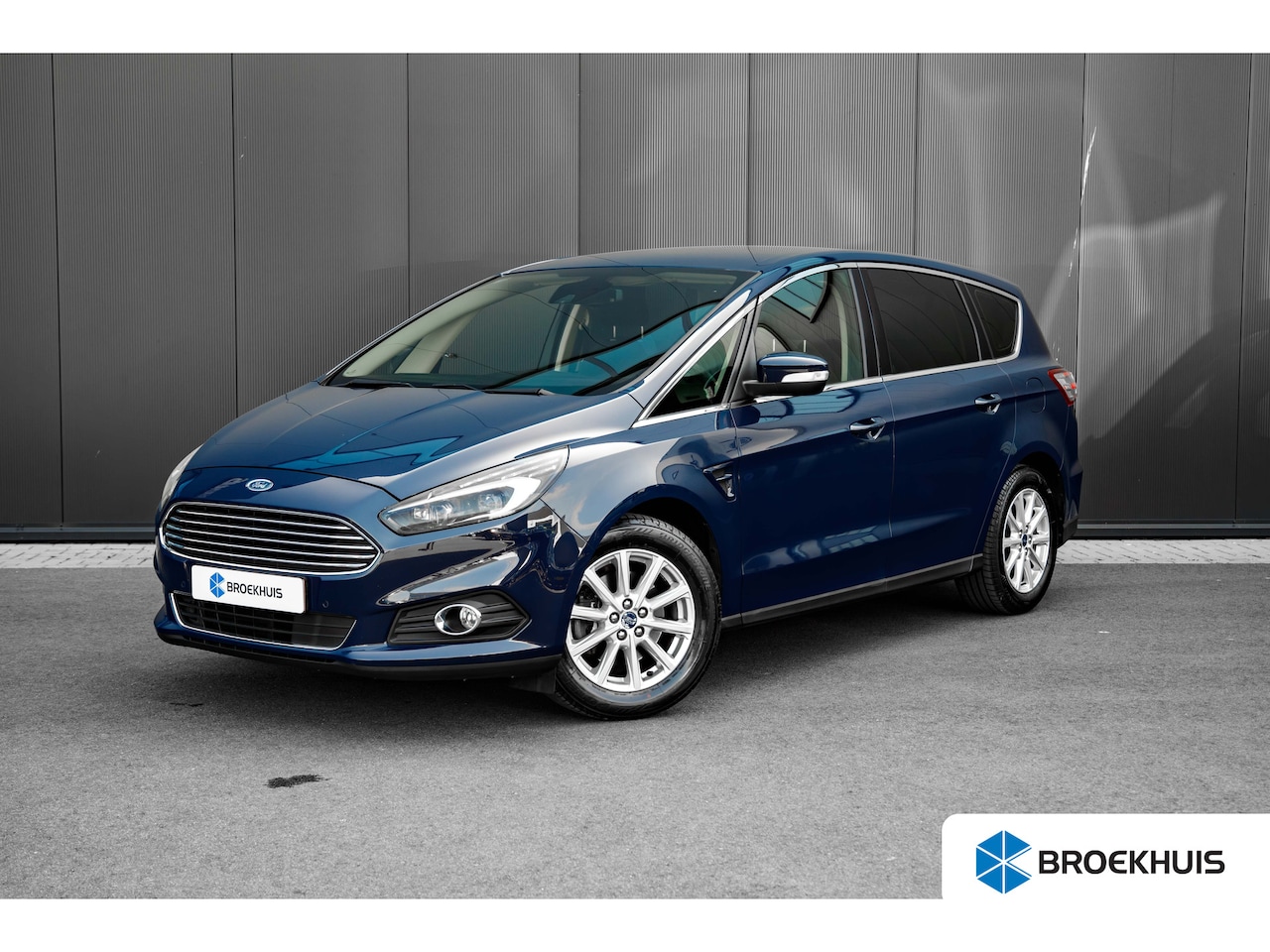 Ford S-Max - 2.0 241pk Titanium 7p. | 2 stoelen op derde rij | Cruise control | Electronic climate cont - AutoWereld.nl