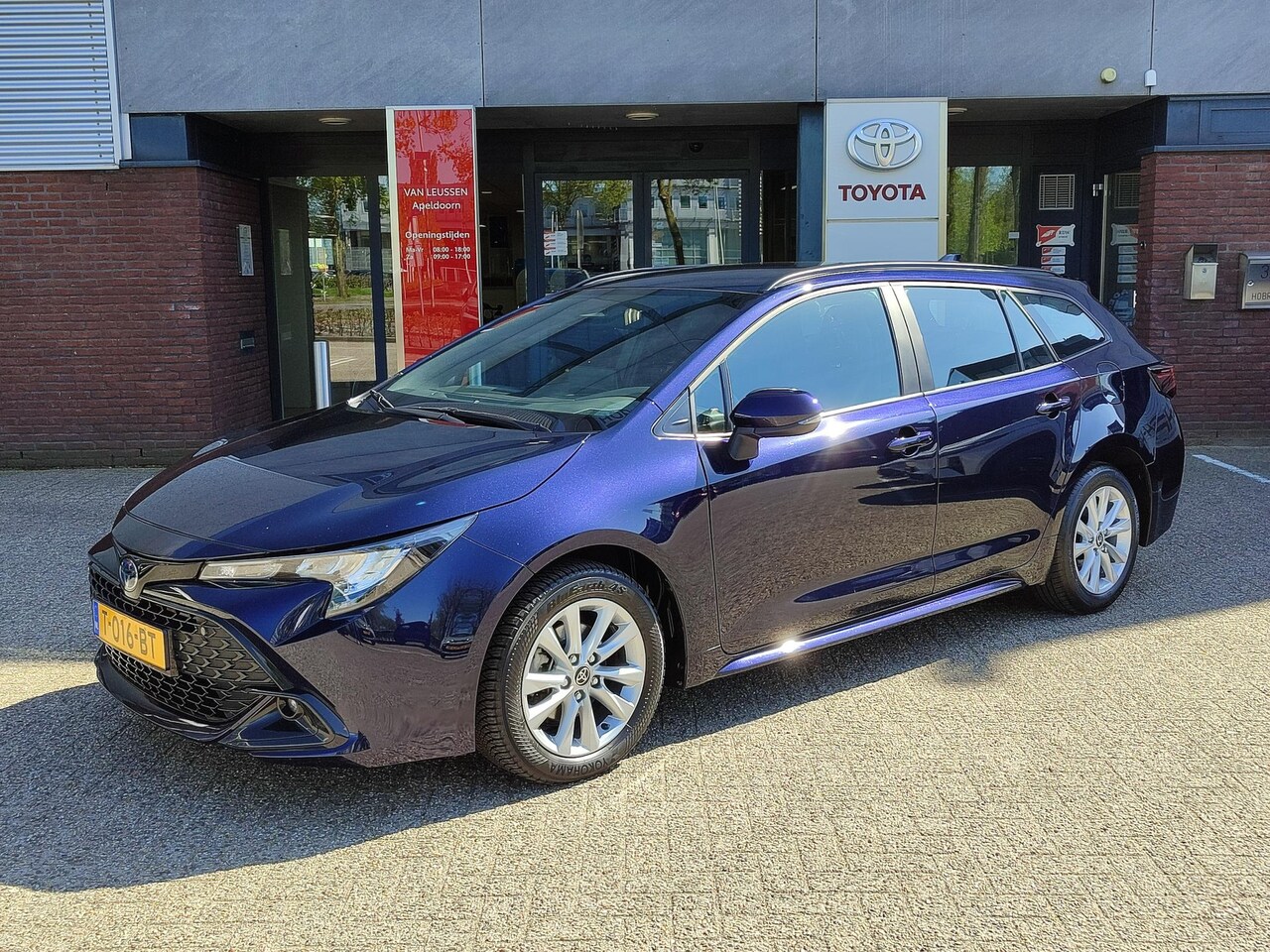 Toyota Corolla Touring Sports - Hybrid 140 BUSINESS NL-AUTO APPLE/ANDROID CLIMA LM-VELGEN BLUETOOTH AD-CRUISE CAMERA DAB+ - AutoWereld.nl