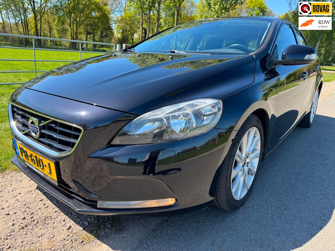 Volvo V40 - 1.6 D2 Kinetic AUTOMAAT|stoelverwarming|climate control - AutoWereld.nl