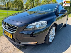 Volvo V40 - 1.6 D2 Kinetic AUTOMAAT|stoelverwarming|climate control
