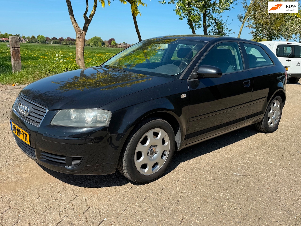 Audi A3 - 1.6 Attraction Airco/Cruise Control - AutoWereld.nl