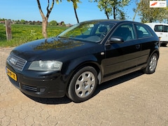 Audi A3 - 1.6 Attraction Airco/Cruise Control