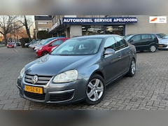 Volkswagen Jetta - 1.6 FSI Comfortline APK VERLOPEN *CLIMA*CRUISE*ELEKTR. RAMEN*STUURBEKR
