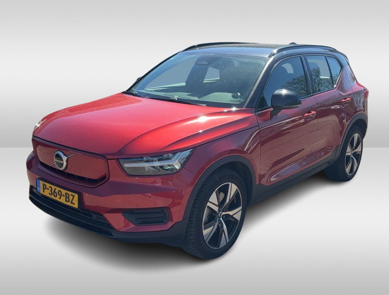 Volvo XC40 - Recharge Plus / Trekhaak / Camera / CarPlay / Sfeerverlichting / 19'' / Stuur+Stoelverwarm - AutoWereld.nl