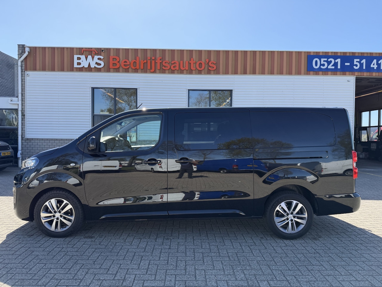 Peugeot Expert - 2.0 BlueHDI 177pk automaat S&S L3H1 DC 5 persoons / vaste prijs rijklaar € 27.950 ex btw / - AutoWereld.nl