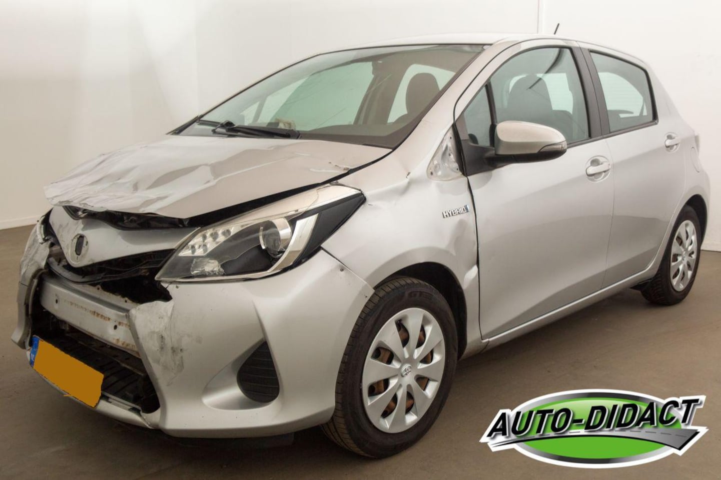 Toyota Yaris - 1.5 Full Hybrid Automaat Navi Camera - AutoWereld.nl