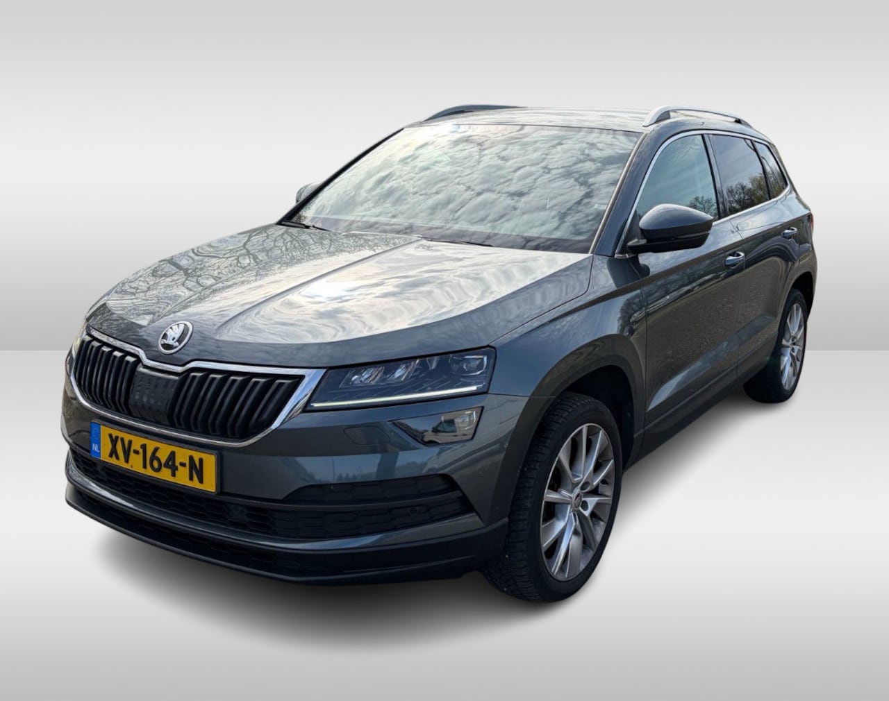 Skoda Karoq - 1.5 TSI ACT Style Business / Trekhaak / Camera / Keyless / CarPlay / 18'' / Canton Audio / - AutoWereld.nl