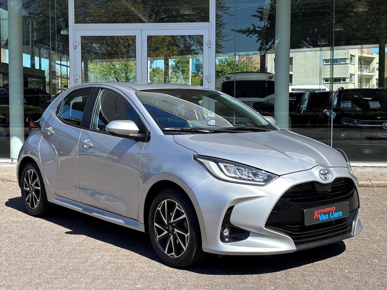 Toyota Yaris - 1.5 VVT-i 125pk Dynamic| Navi| Camera| Unieke Km stand|Rijklaarprijs incl garantie - AutoWereld.nl