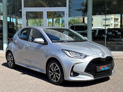 Toyota Yaris - 1.5 VVT-i 125pk Dynamic| Navi| Camera|NL auto| Unieke Km stand|Rijklaarprijs incl garantie