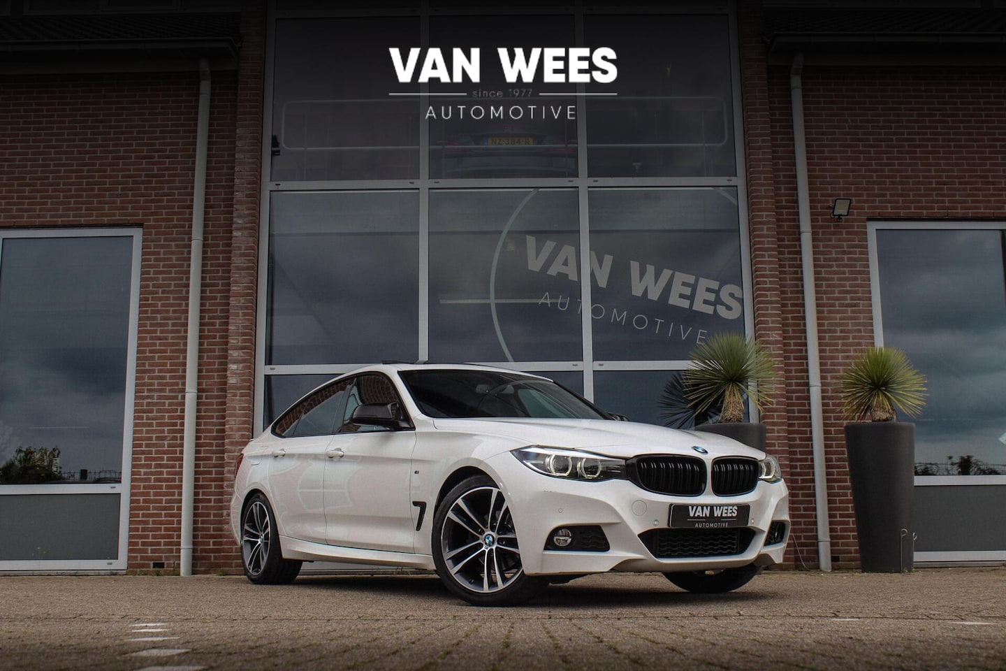 BMW 3-serie Gran Turismo - 320i High Executive M-sport | NL auto | Facelift | Carplay | Sportstoelen | Memory | Panor - AutoWereld.nl