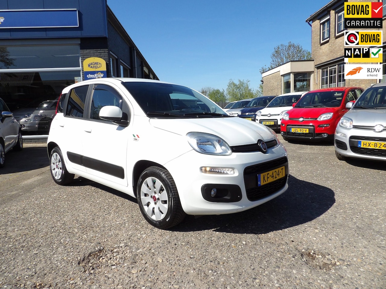 Fiat Panda - 1.2 Lounge / 4-Cilinder / Airco / Rijklaarprijs - AutoWereld.nl