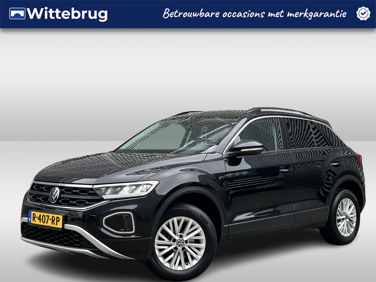 Volkswagen T-Roc - 1.5 TSI 150PK Life Business / Digitale Cockpit Pro / Parkeersensoren V+A / LED / Keyless E - AutoWereld.nl