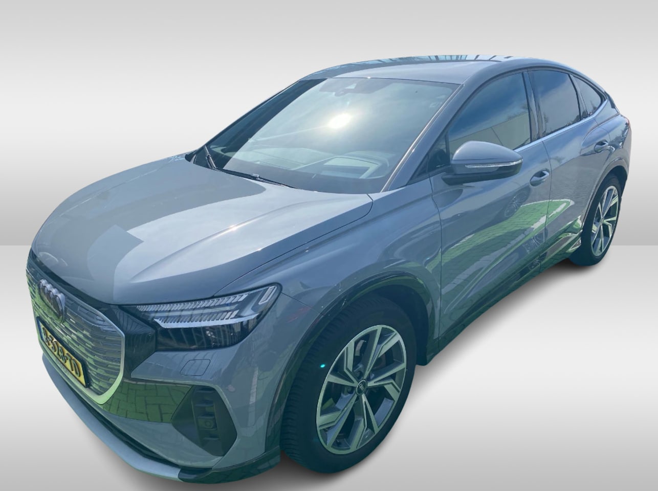 Audi Q4 Sportback e-tron - 40 Advanced edition 77 kWh / Trekhaak / Camera / Head-up / CarPlay / 18'' / Keyless / Dode - AutoWereld.nl