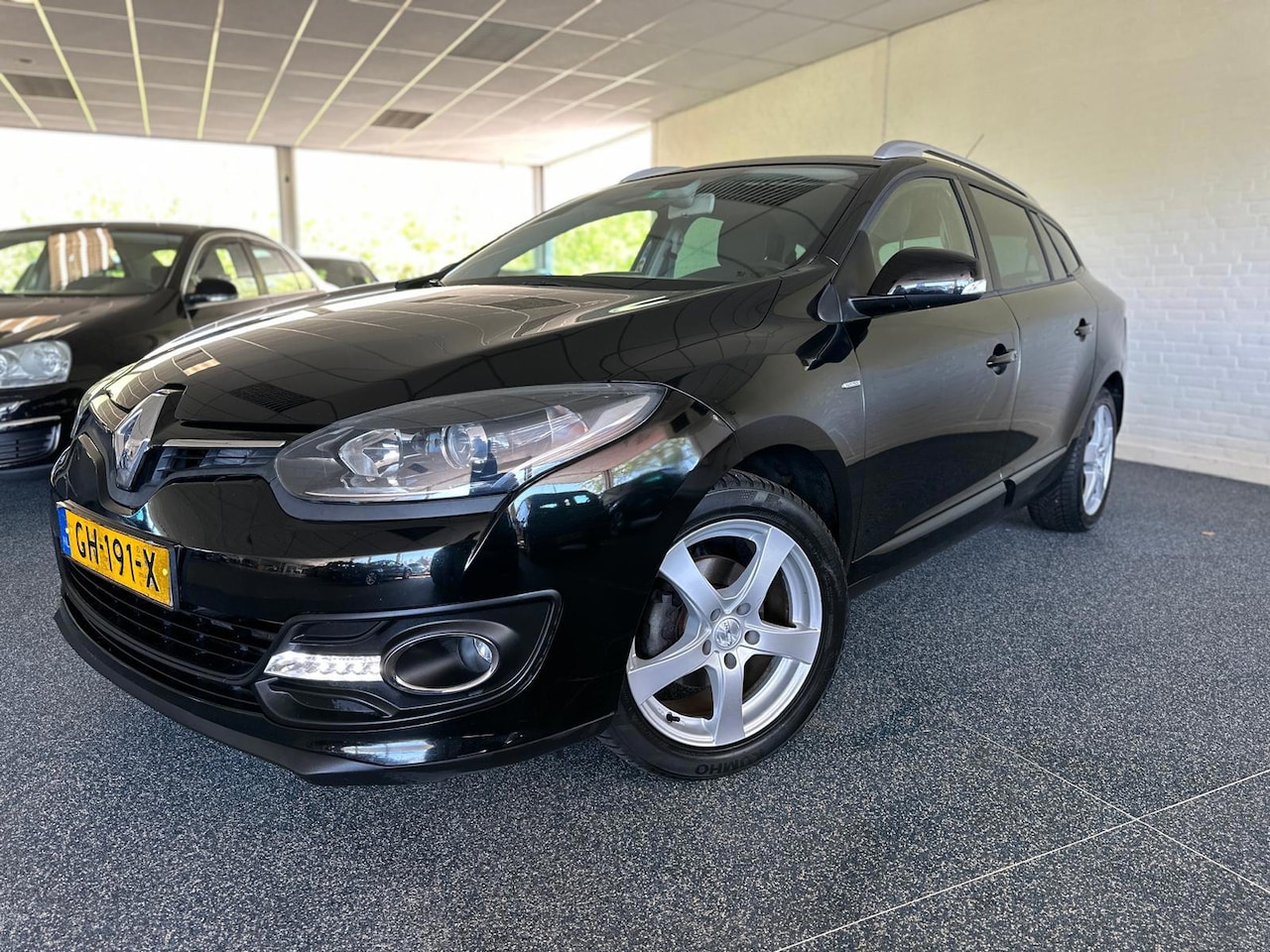 Renault Mégane Estate - 1.2 TCe Limited | Trekhaak | Navi | PDC | Cruise | Airco | Climate | LMV | - AutoWereld.nl