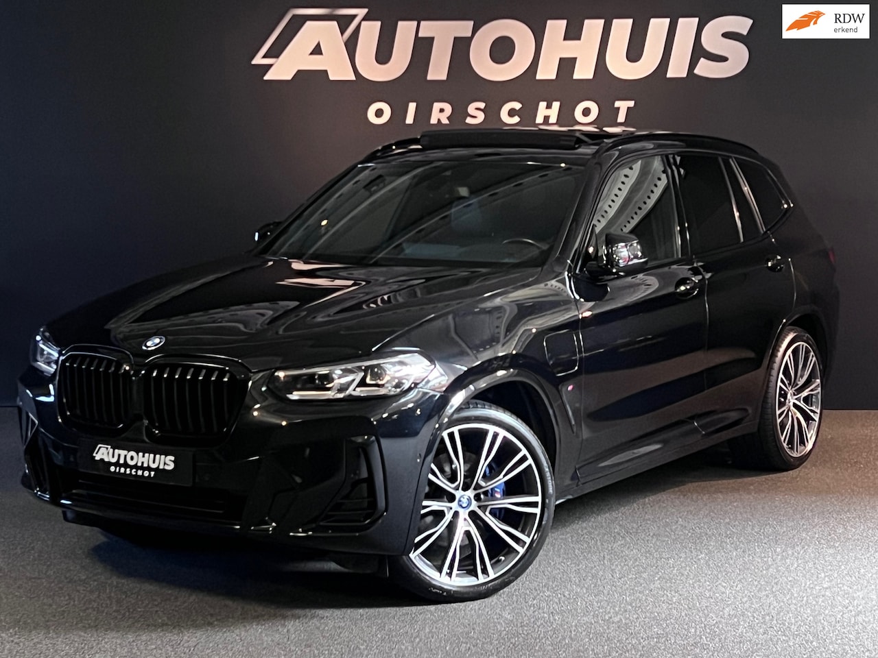 BMW X3 - XDrive30e High Executive Edition M Pano/ Memory stoelen/ 21"/ Camera/ H&K/ Headup/ Stoelve - AutoWereld.nl