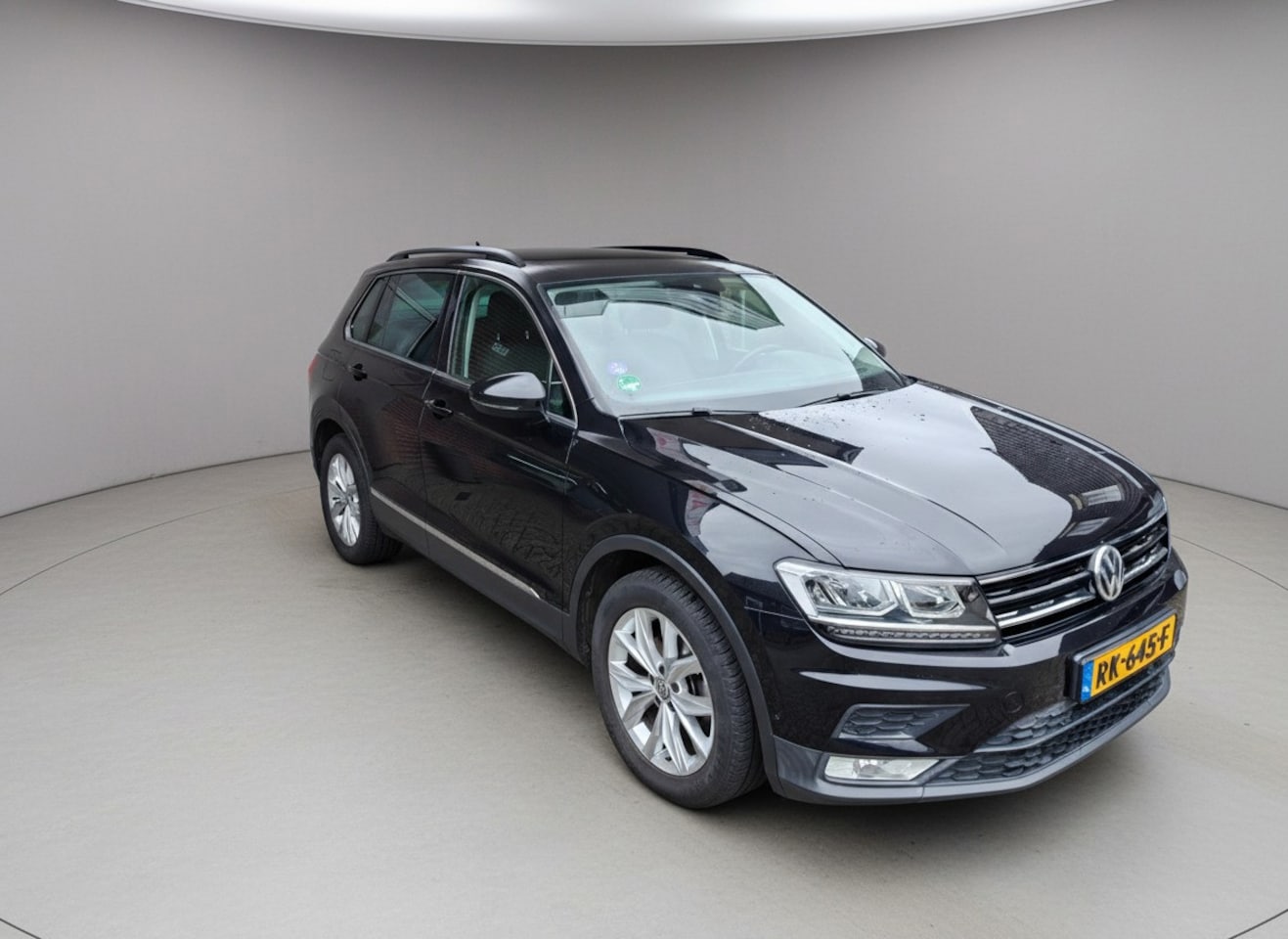 Volkswagen Tiguan - 1.4 TSI ACT Comfortline Business R 1.4 TSI ACT Comfortline Business R, Led, Camera, PDC, ACC, Keyless, NAP