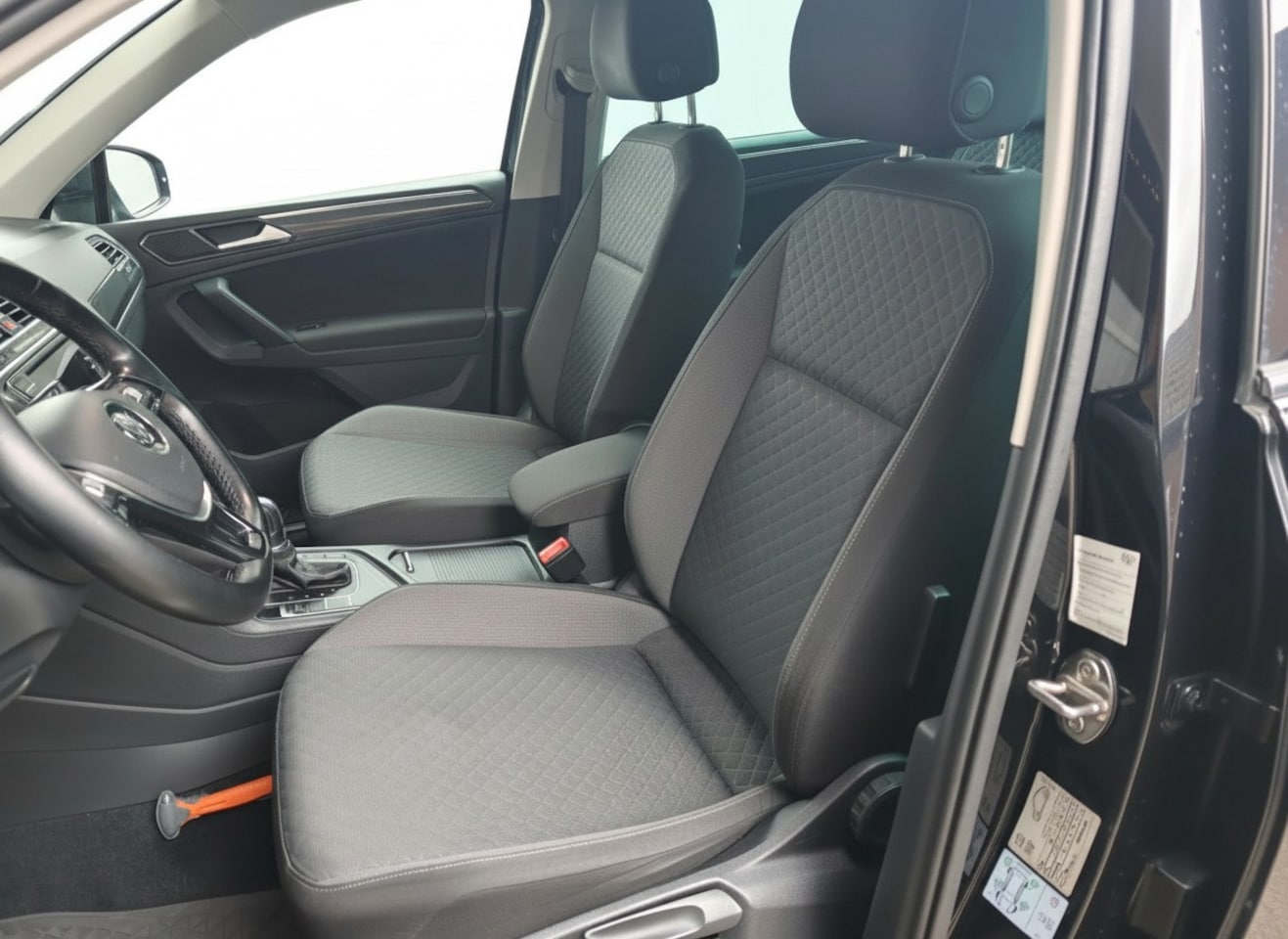 Volkswagen Tiguan - 1.4 TSI ACT Comfortline Business R 1.4 TSI ACT Comfortline Business R, Led, Camera, PDC, ACC, Keyless, NAP