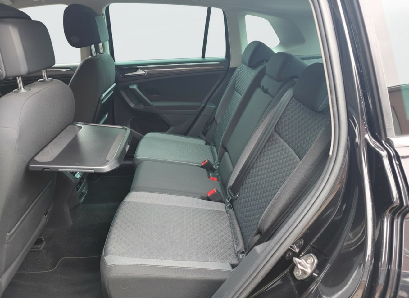 Volkswagen Tiguan - 1.4 TSI ACT Comfortline Business R 1.4 TSI ACT Comfortline Business R, Led, Camera, PDC, ACC, Keyless, NAP
