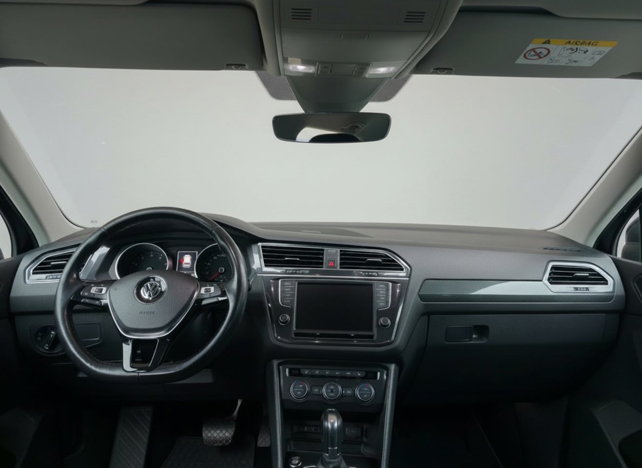 Volkswagen Tiguan - 1.4 TSI ACT Comfortline Business R 1.4 TSI ACT Comfortline Business R, Led, Camera, PDC, ACC, Keyless, NAP