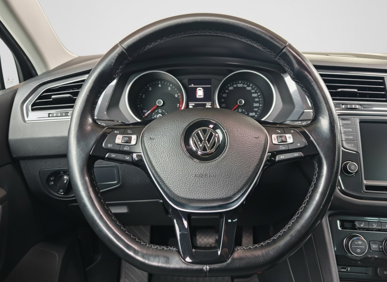 Volkswagen Tiguan - 1.4 TSI ACT Comfortline Business R 1.4 TSI ACT Comfortline Business R, Led, Camera, PDC, ACC, Keyless, NAP