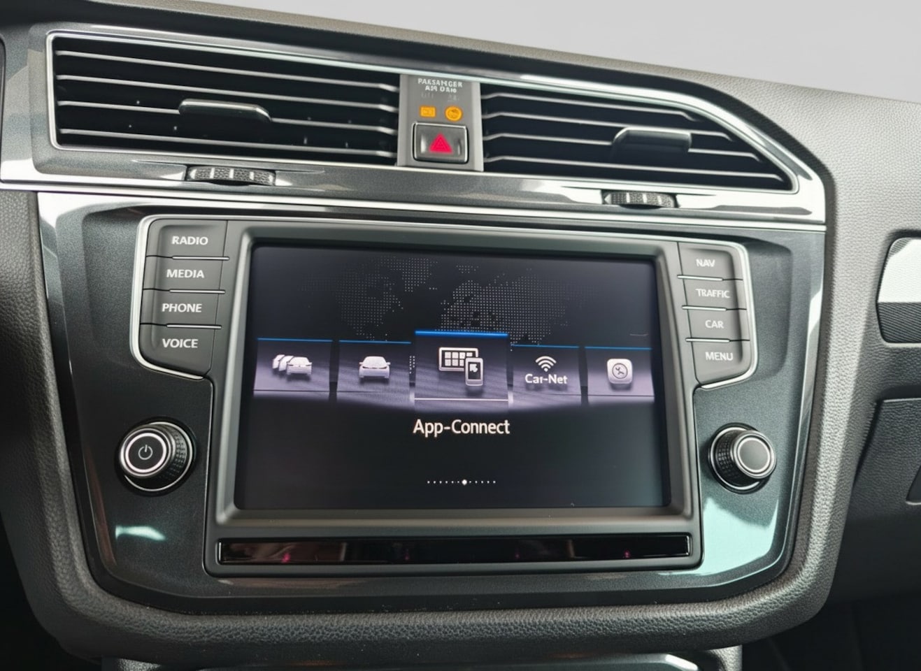 Volkswagen Tiguan - 1.4 TSI ACT Comfortline Business R 1.4 TSI ACT Comfortline Business R, Led, Camera, PDC, ACC, Keyless, NAP