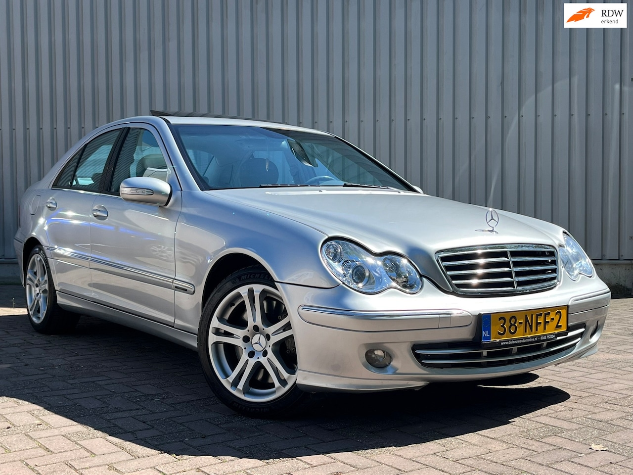 Mercedes-Benz C-klasse - 350 Avantgarde 4-Matic Chique uitvoeren en BomVol - AutoWereld.nl