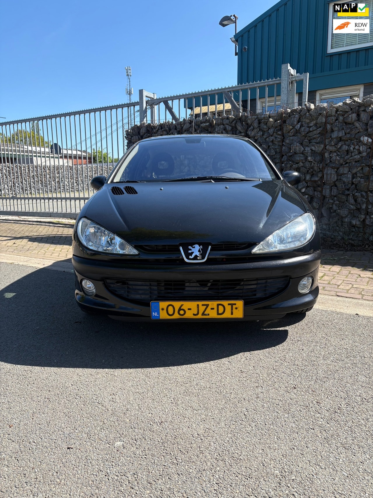 PEUGEOT 206