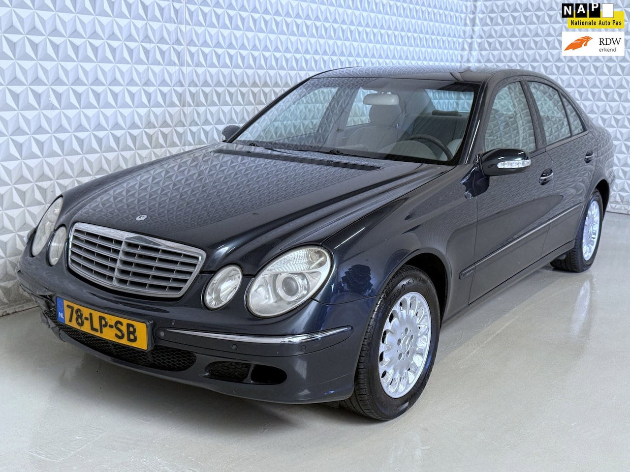 Mercedes-Benz E-klasse - 200 CDI Elegance Sedan AUTOMAAT(2003) - AutoWereld.nl