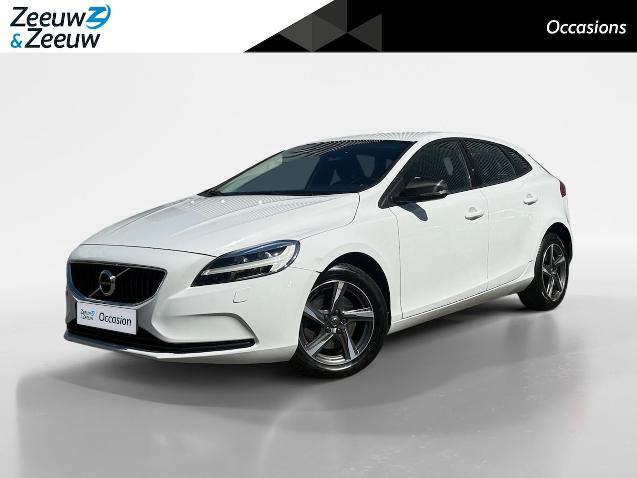 Volvo V40 - 2.0 T2 Nordic+ | Trekhaak | Stoelverwarming | Bluetooth | Cruise Control | Parkeersensoren - AutoWereld.nl