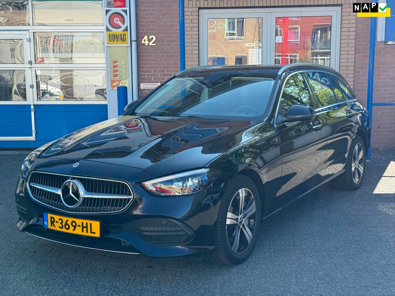 Mercedes-Benz C-klasse Estate - 300 e Luxury Line | Trekhaak | Hybride 100+ km elektrisch | 360 camera | Elektr. stoelen + - AutoWereld.nl