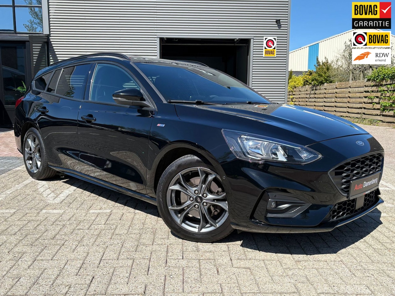 Ford Focus Wagon - 1.0 EcoBoost ST Line Automaat Weinig KM - AutoWereld.nl