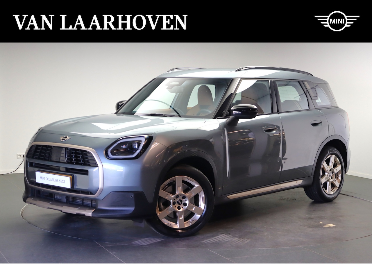 MINI Countryman - C Automaat / Favoured / Pakket S / 18" Asteroid Spoke vibrant silver - AutoWereld.nl