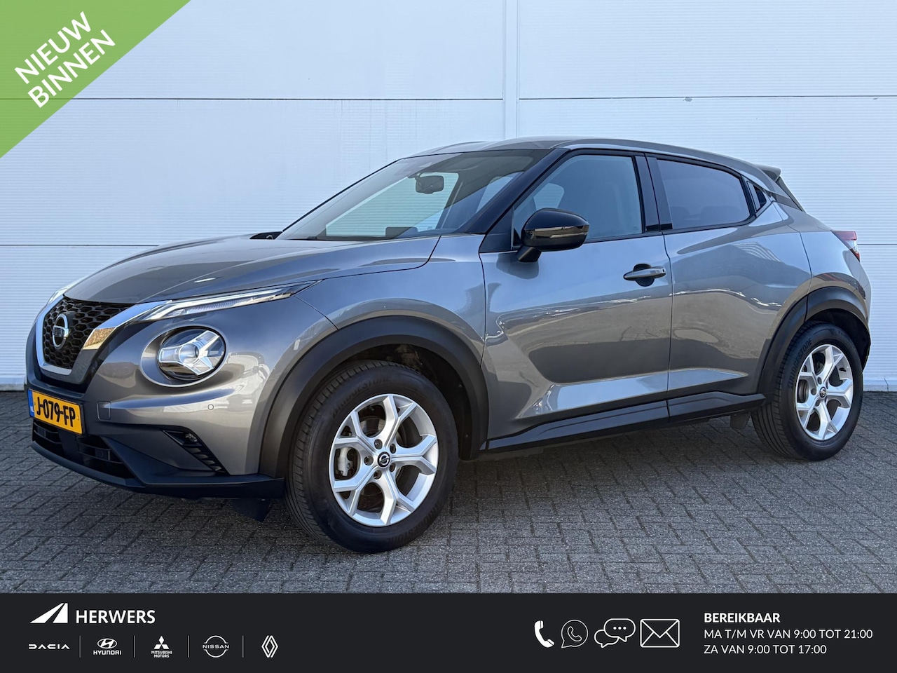 Nissan Juke - 1.0 DIG-T N-Connecta / Navigatie / Climate Control / Camera / Trekhaak( 1250 kg) / - AutoWereld.nl