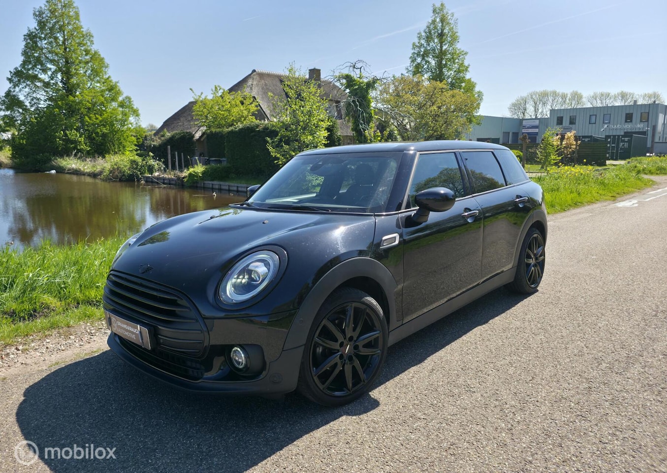 MINI Clubman - 1.5 / Navi / Carplay / Stoelv. / JCW velgen - AutoWereld.nl