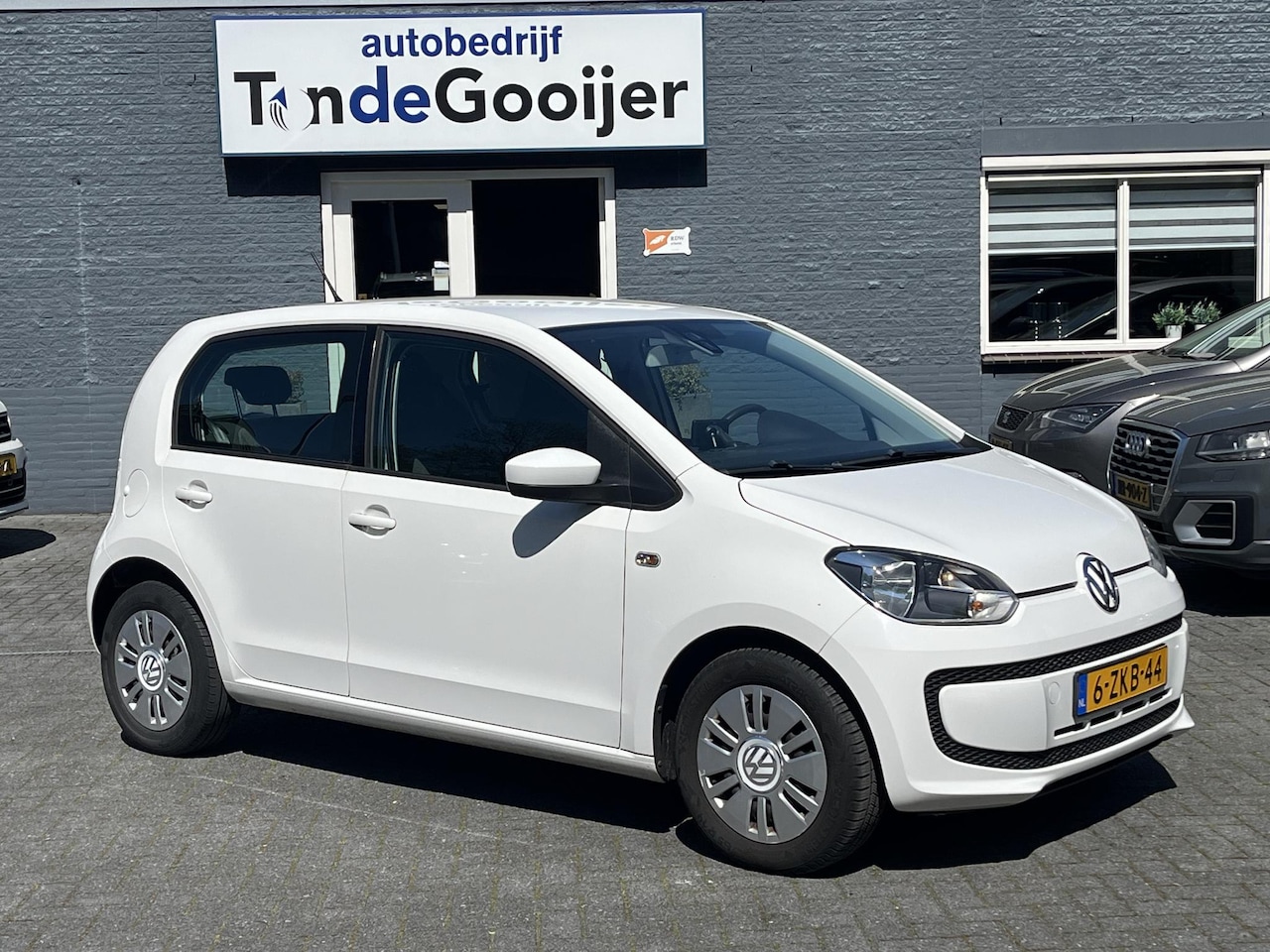 Volkswagen Up! - 1.0 move up! BlueMotion | AIRCO | NAV | - AutoWereld.nl
