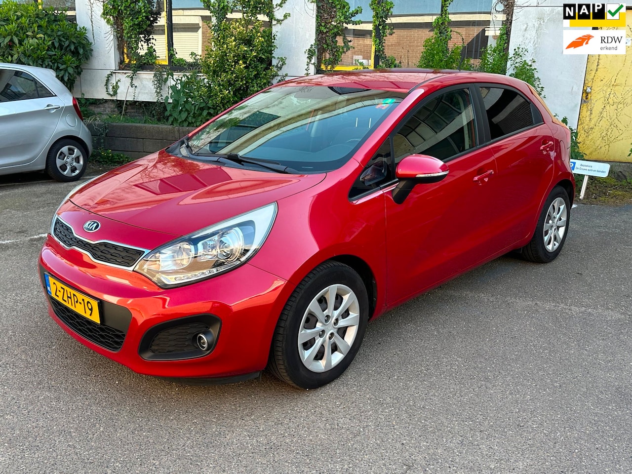 Kia Rio - 1.2 CVVT ExecutiveLine / Dealer ond / Airco / Parkeersensoren - AutoWereld.nl