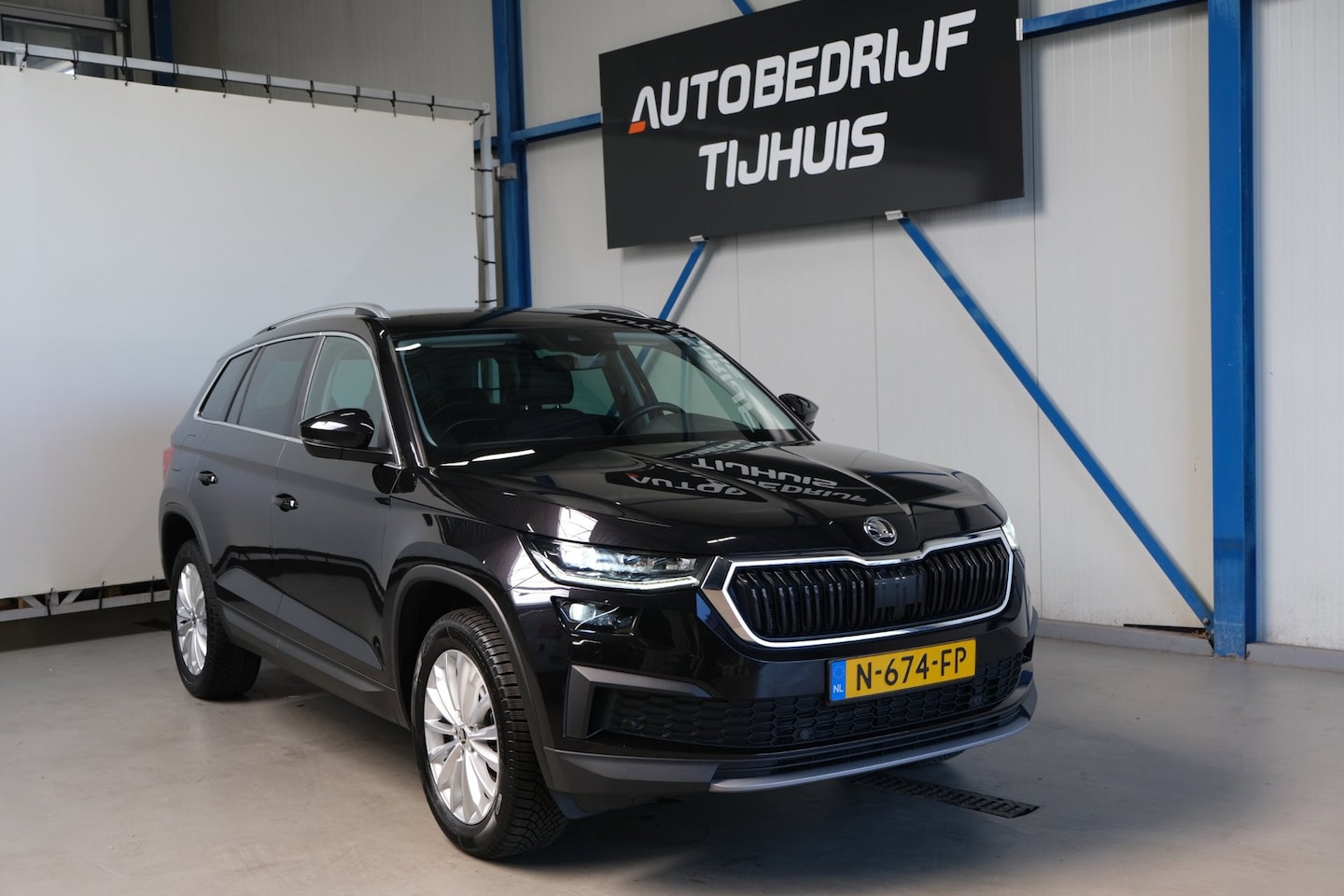 Skoda Kodiaq - 1.5 TSI Business Edition 7p. - N.A.P. Airco, Cruise, Carplay, PDC, Navi, Camera, Trekhaak. - AutoWereld.nl