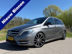 Mercedes-Benz B-klasse - 180 Prestige / Panoramadak / H-Leder / 18" Velgen / Stoelverwarming / Clima / PDC / Cruise